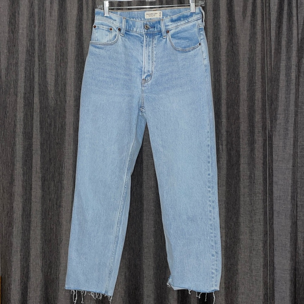 A&F straight Jeans!
